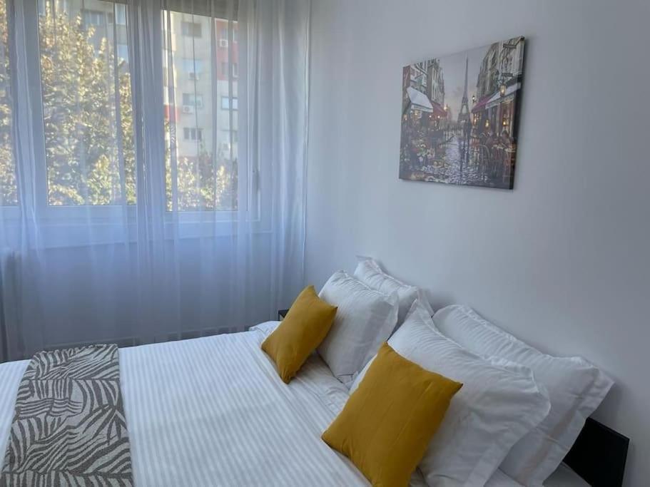 Mav Apartamento Bucareste