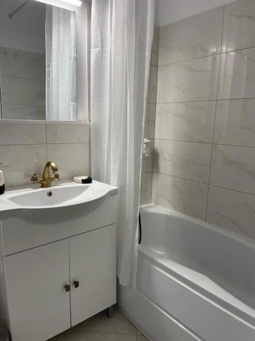 Mav Apartamento Bucareste