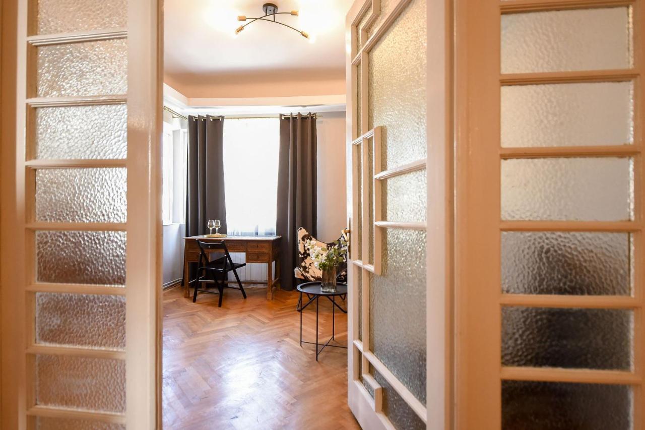 Apartament Stylish & Spacious Near The Old Town - A Touch Of History, A Dash Of Modernity *