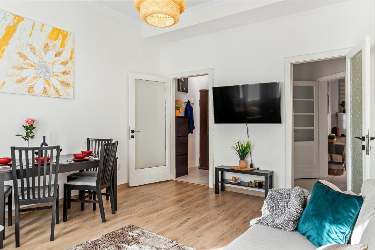 Urban Utopia - National Theatre view Apartment