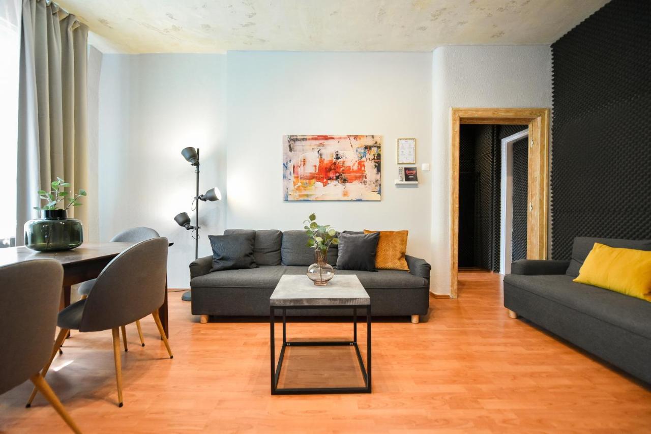 Ideal - Spacious & Modern Near Unirii Square Apartment Bucharest