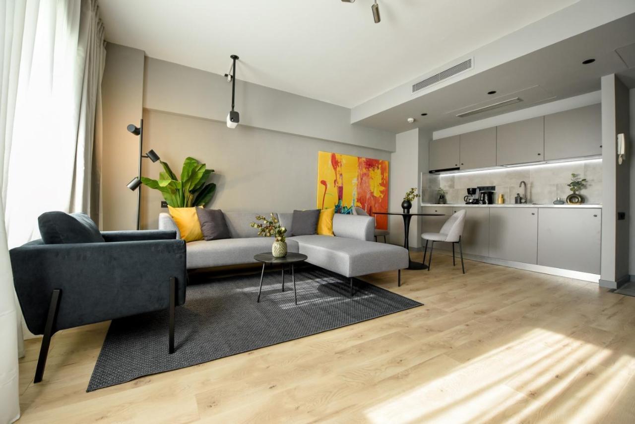 Luxury Near Radisson - Projector & Modern Design *