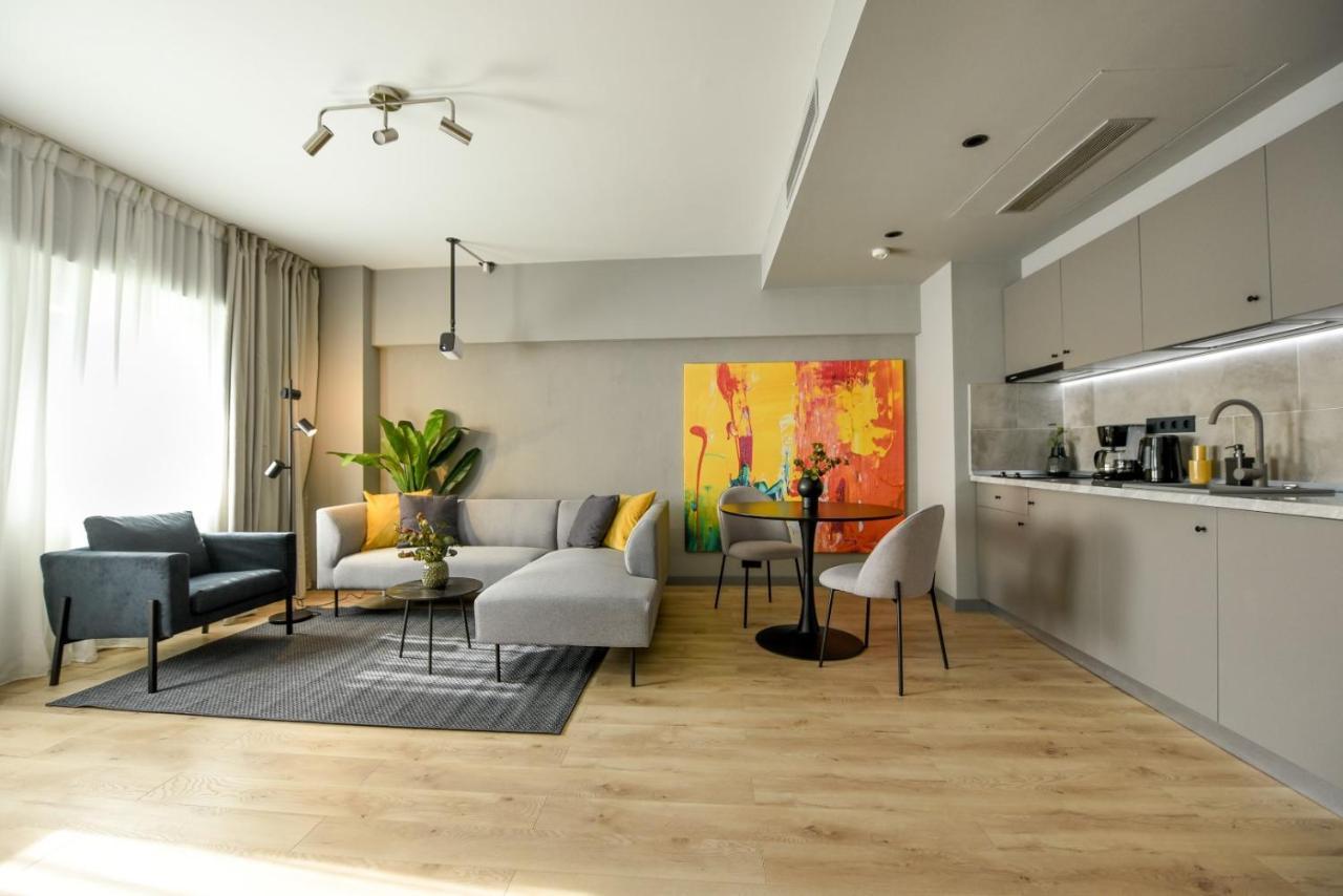 Luxury Near Radisson - Projector & Modern Design *