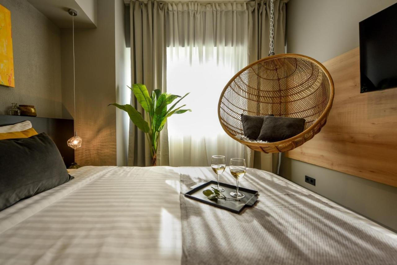 Luxury Near Radisson - Projector & Modern Design