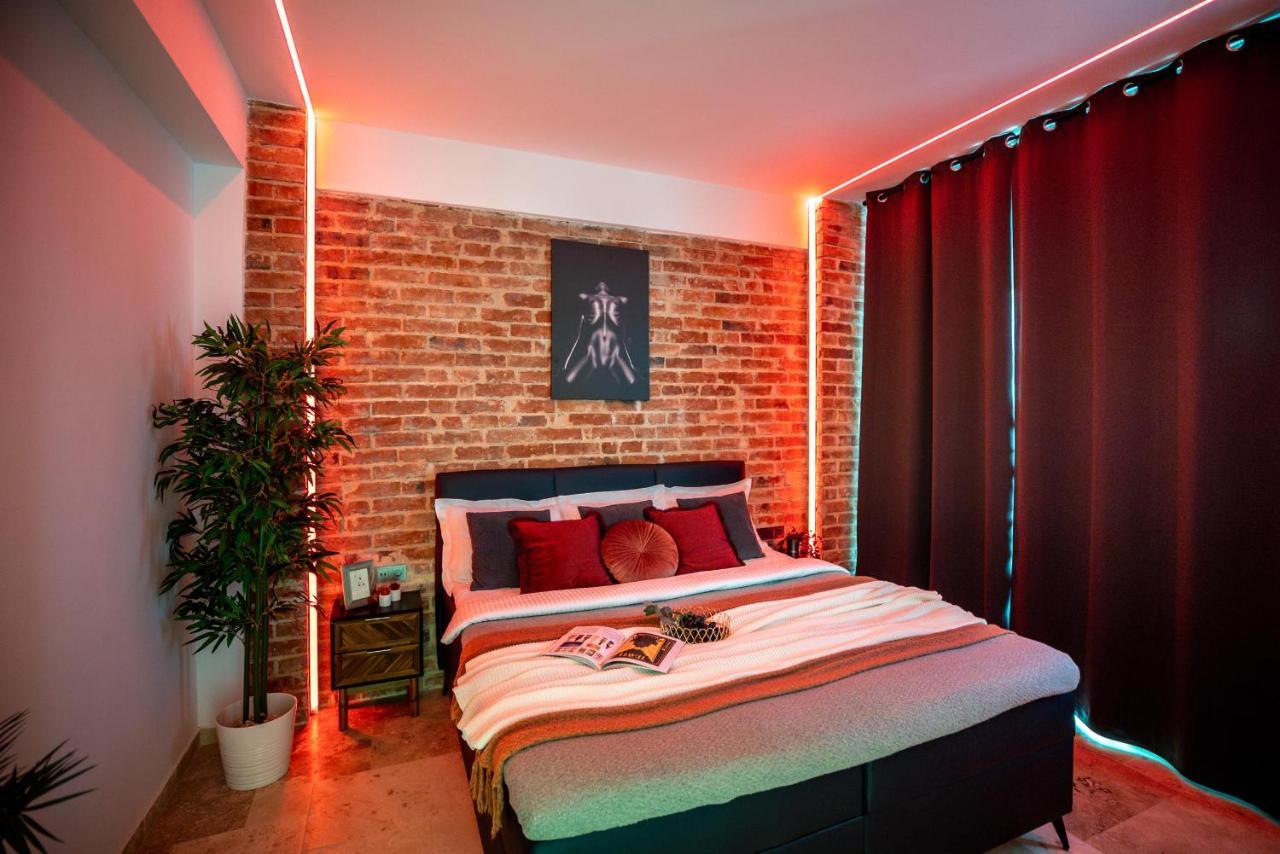 Apartamento Luxury Living: Smart 2br At Unirii Square *