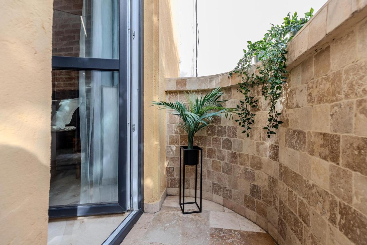 Apartamento Luxury Living: Smart 2br At Unirii Square Bucareste