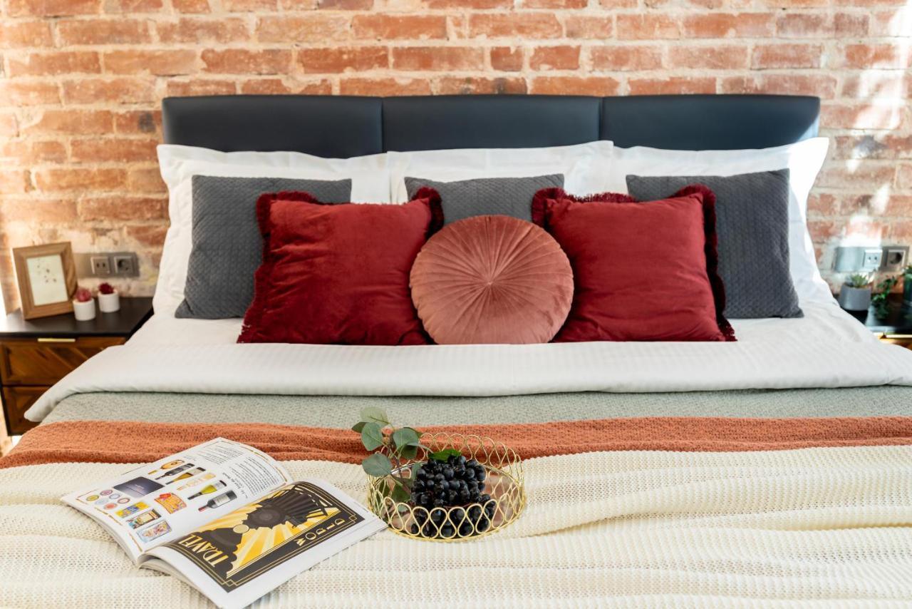 Luxury Living: Smart 2br At Unirii Square Apartamento Bucareste