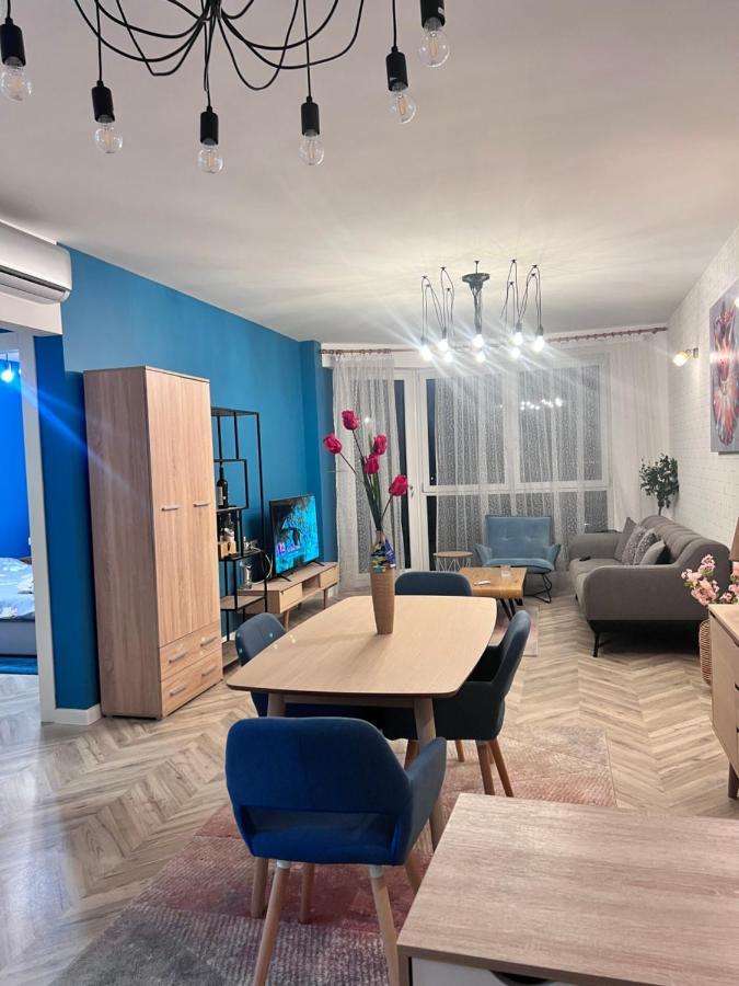Apartment In Town *
