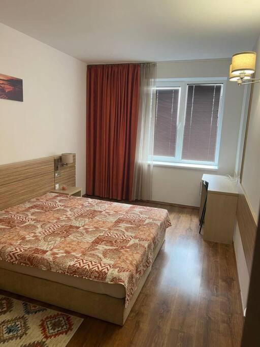 Living City Apartment