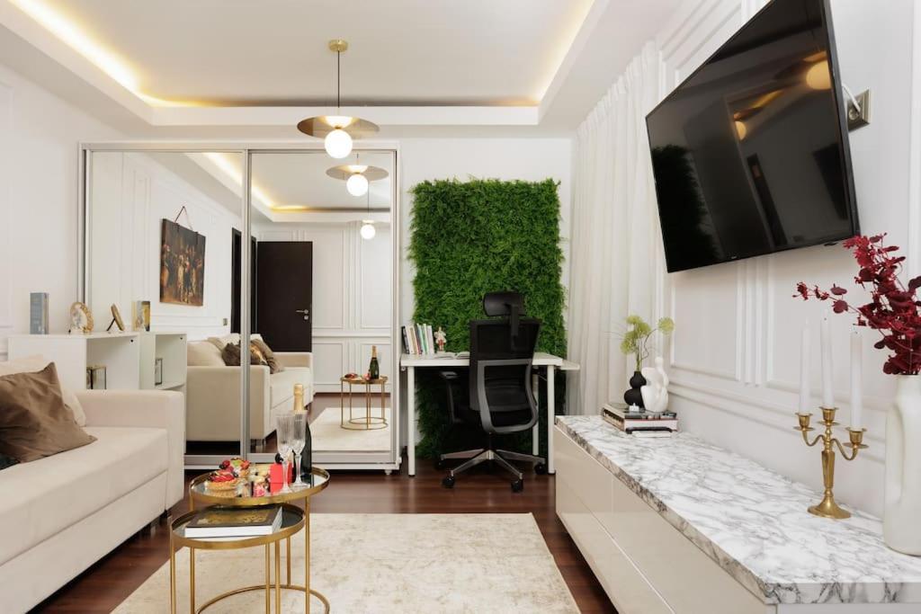 Apartment Little Paris Boutique Bucharest