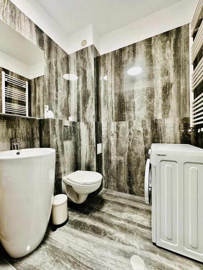 Rentforcomfort Sky Garden Studio * Bucureşti