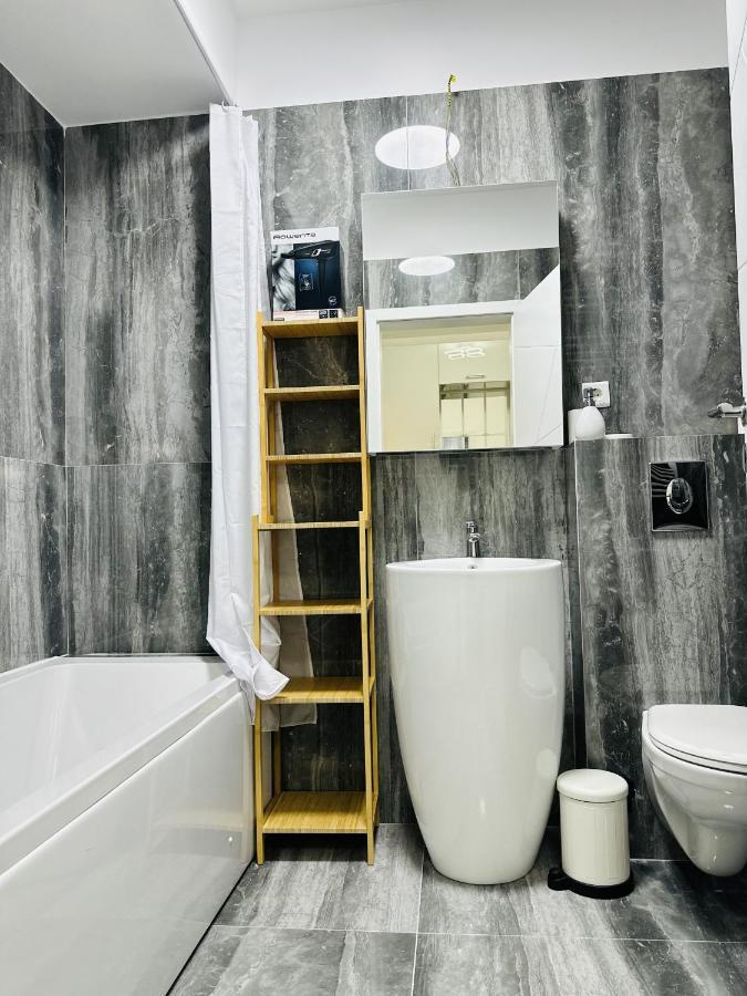 Rentforcomfort Sky Garden Studio Apartament *
