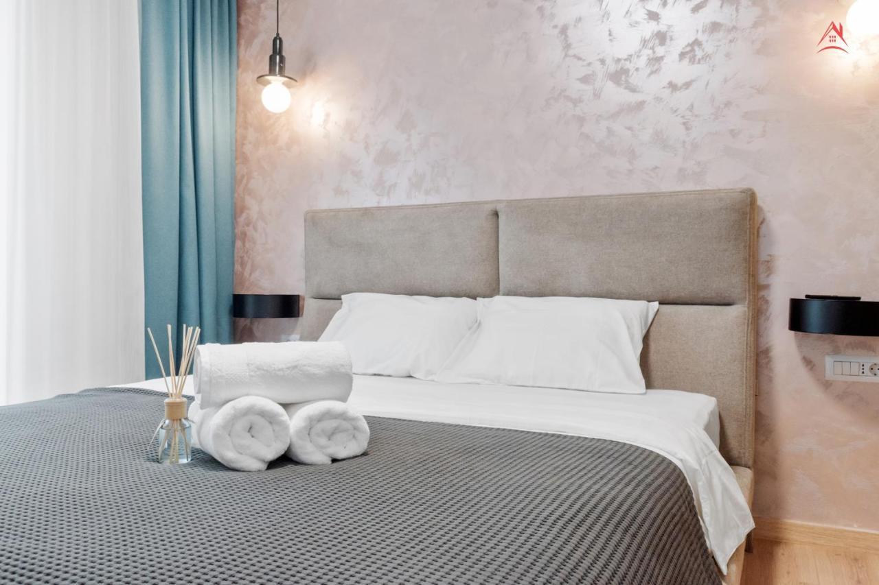 Apartment Opera - Cismigiu, Eroilor, Free Private Parking Bucharest