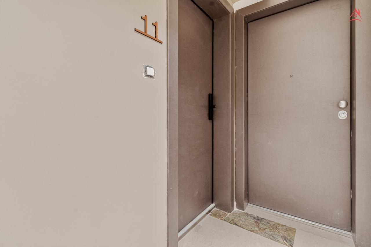 Opera - Cismigiu, Eroilor, Free Private Parking *