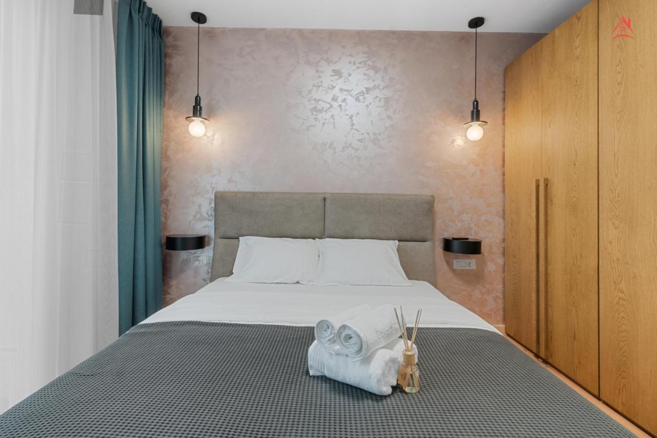 Opera - Cismigiu, Eroilor, Free Private Parking Apartment Bucharest
