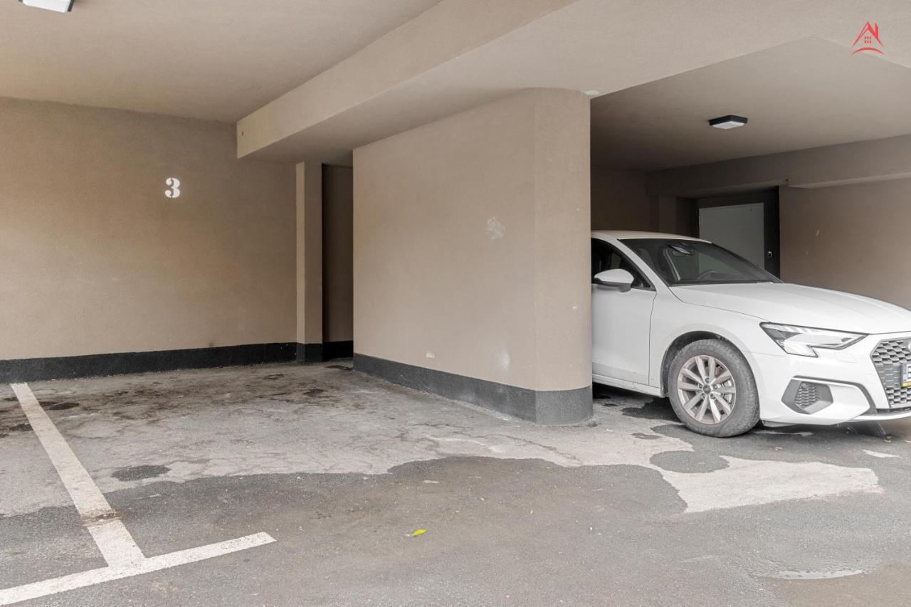 Opera - Cismigiu, Eroilor, Free Private Parking