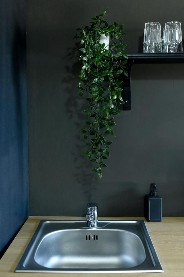 Colorful Chic: Cozy Studio In The Bustling City Center * Bucareste