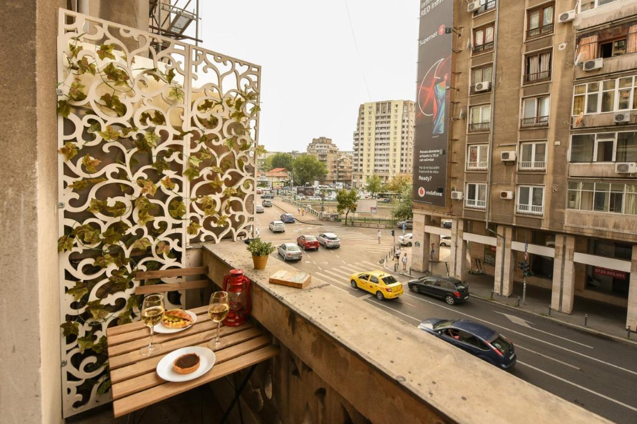 Apartment Vintage Elegance, Modern Comfort: 1br Overlooking Calea Victoriei Bucharest