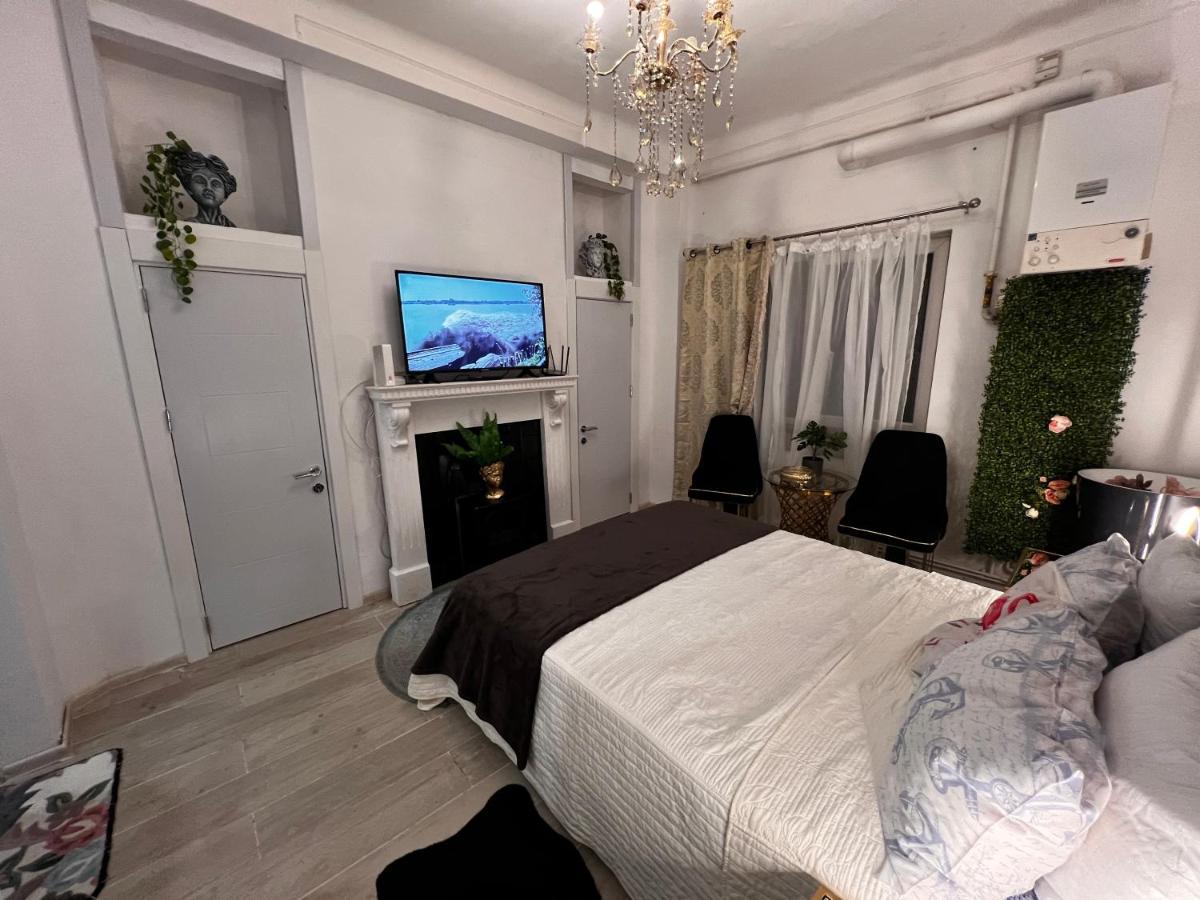 Centre Town Apartment