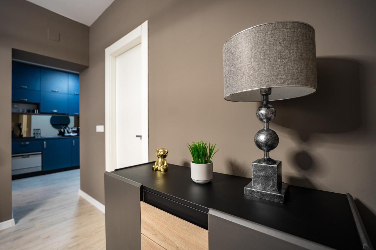 Blvd Ivory Pipera Ap.70a * Bucharest