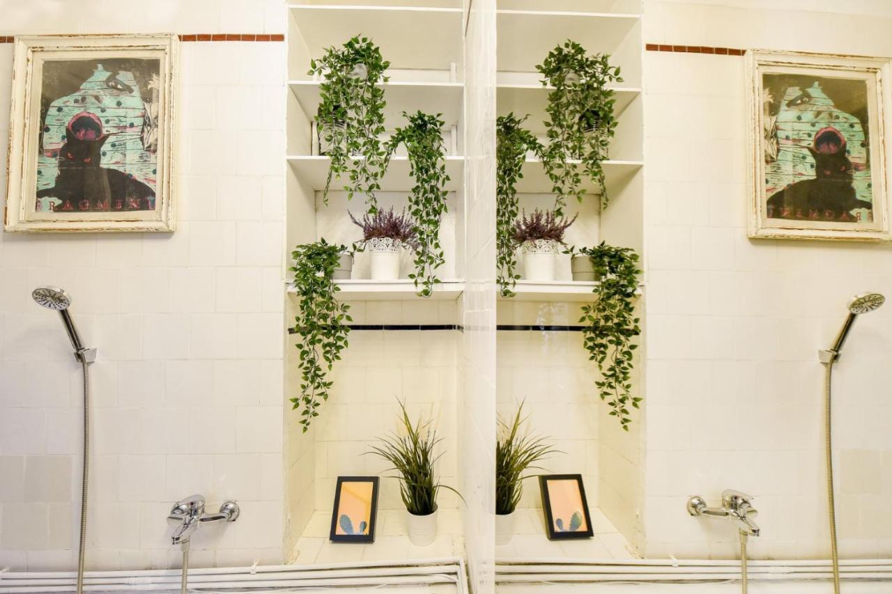 Apartment In Style: 1br With Vintage Touches And Balcony *