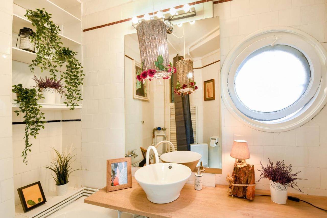 Apartment In Style: 1br With Vintage Touches And Balcony *
