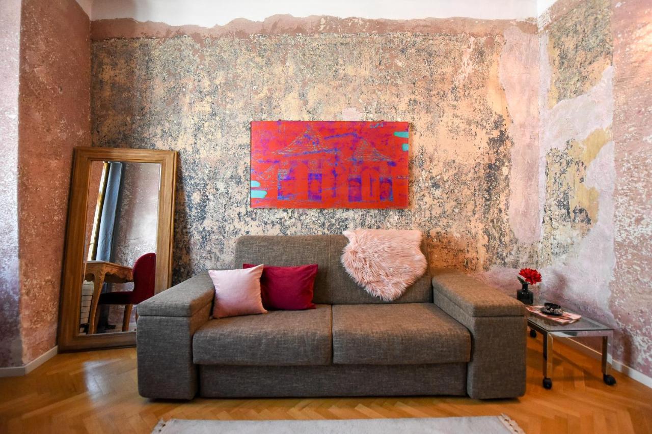 Brancovenian Elegance & Modern Comfort - Stunning 3br Near Cismigiu Apartment *