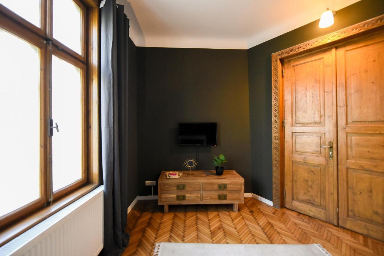 Brancovenian Elegance & Modern Comfort - Stunning 3br Near Cismigiu * Bucharest