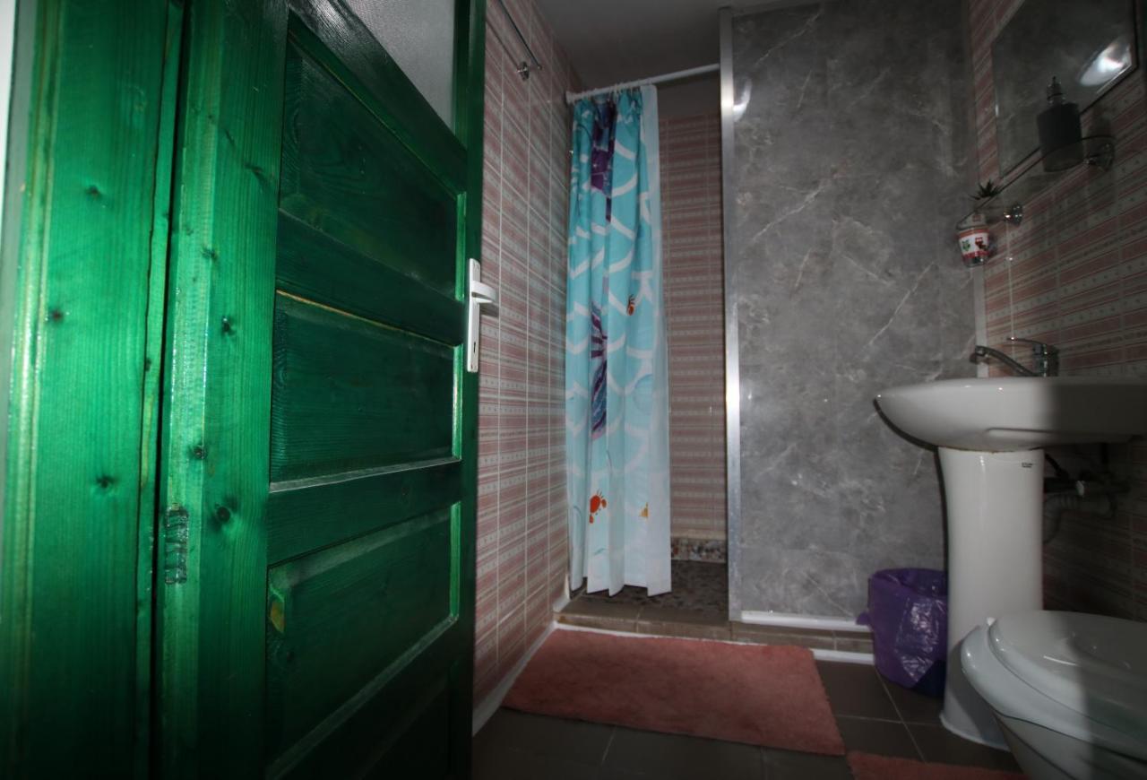 Duo Caffe Baneasa Bed & Breakfast 2*