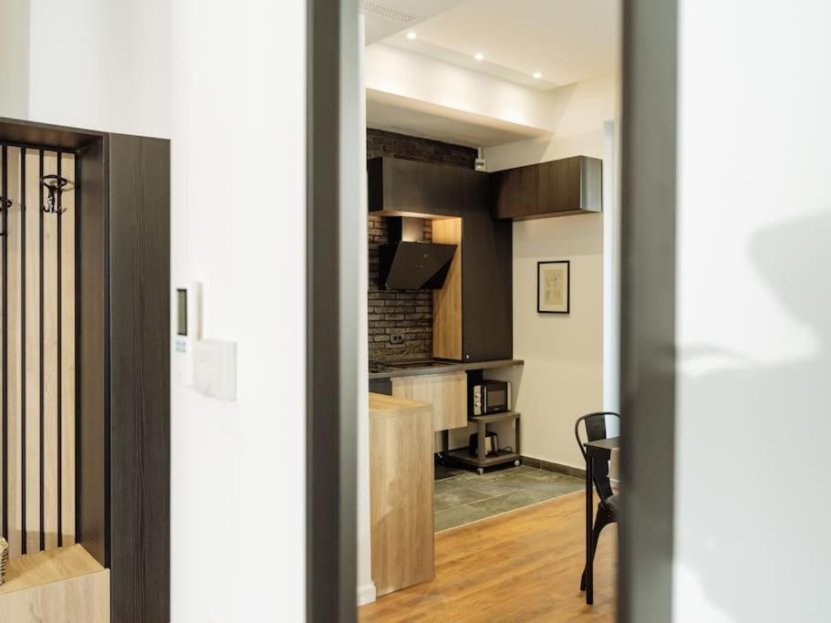 Apartment 6 - New Building & Parking