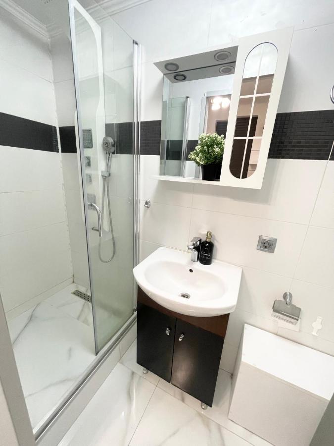 Apartment White 2