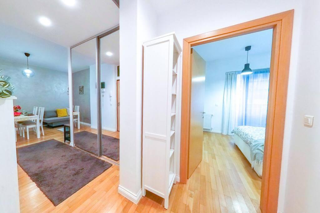 Old Town Spacious Apartment Bucharest