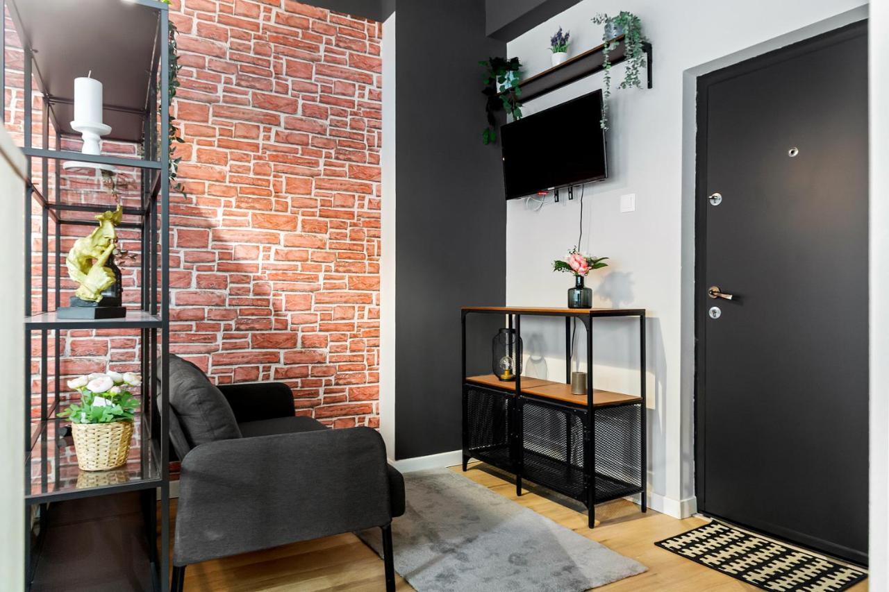 Cute Cozy Nest Apartment Bucharest