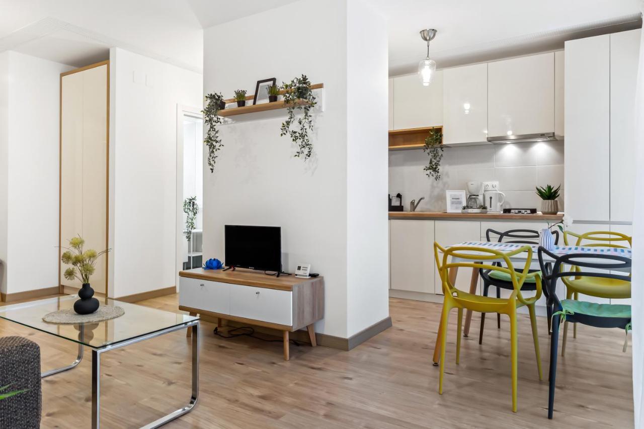 Living In Color - Modern Getaway Apartament Bucureşti