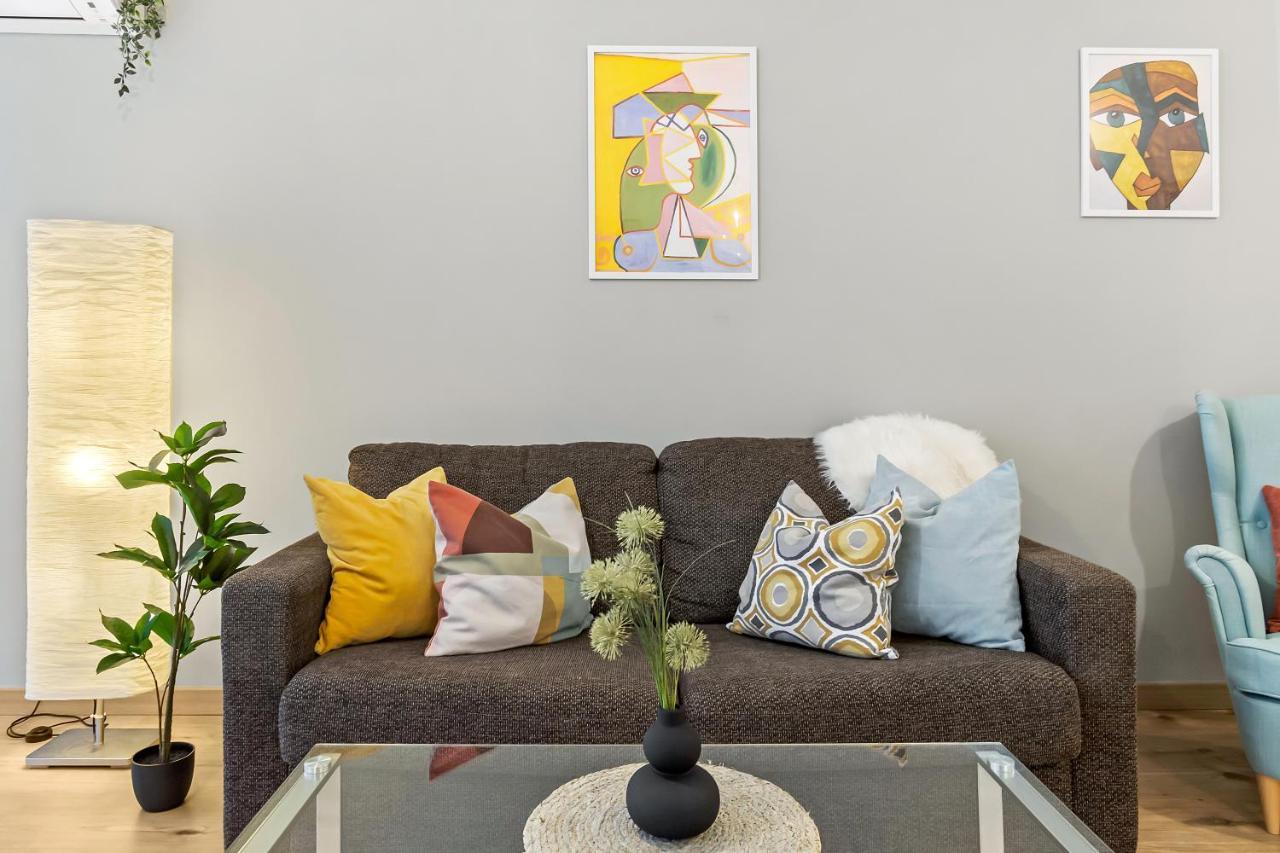 Living In Color - Modern Getaway Apartament *