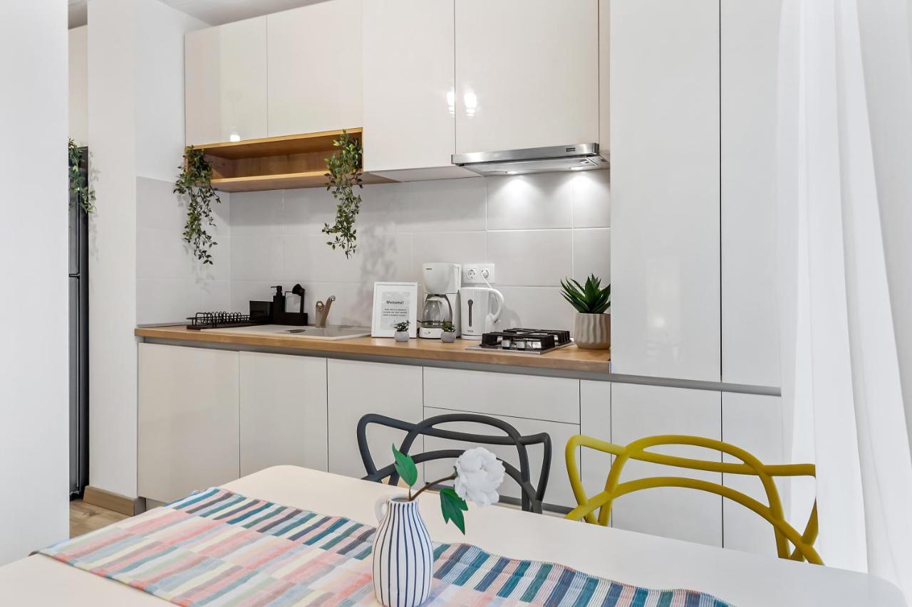 Living In Color - Modern Getaway * Bucureşti