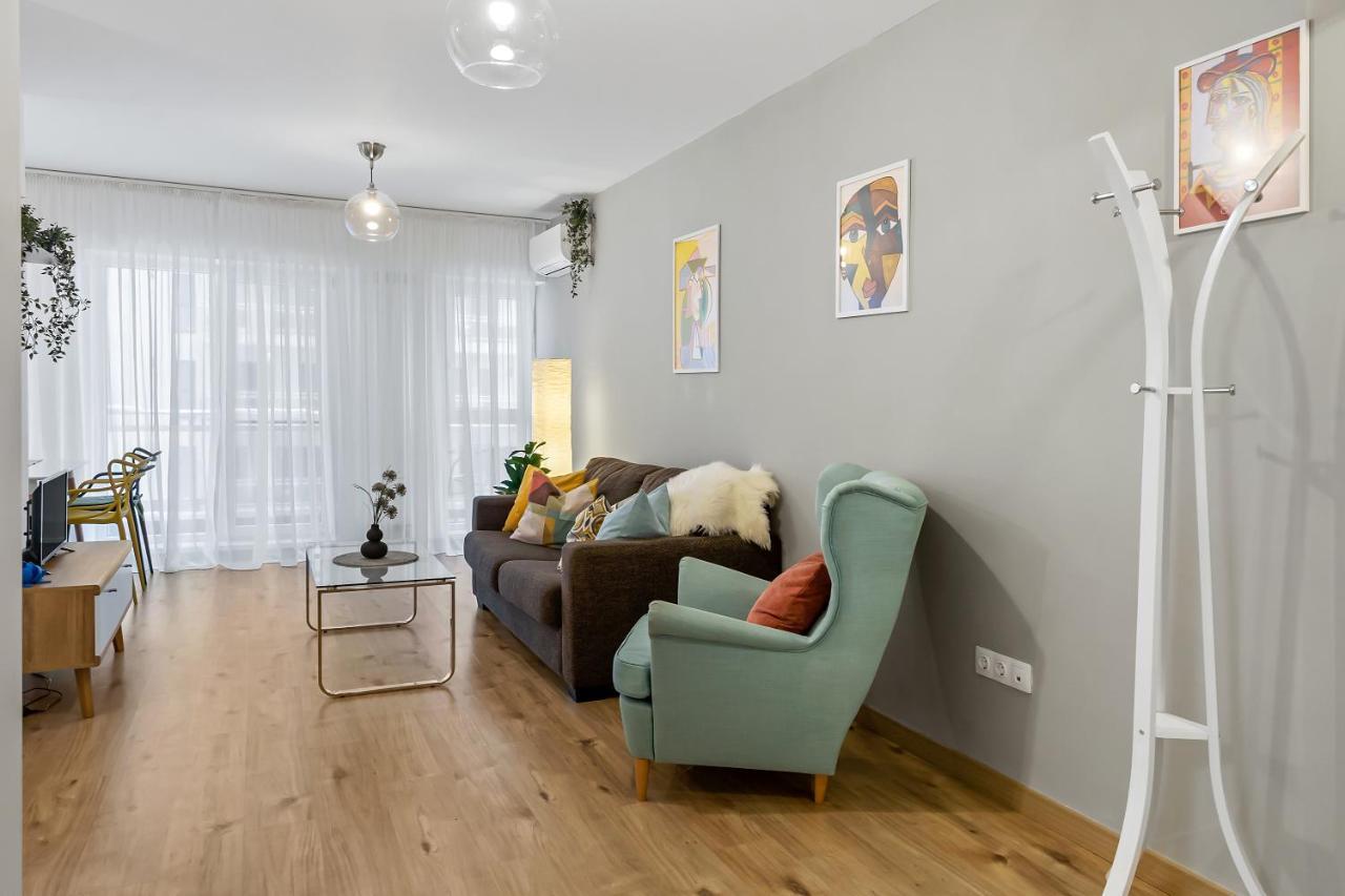 Living In Color - Modern Getaway