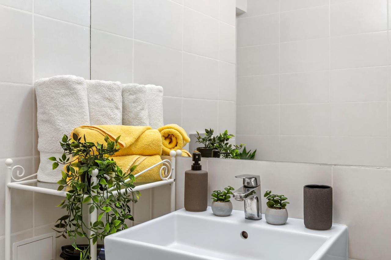 Living In Color - Modern Getaway Apartament *