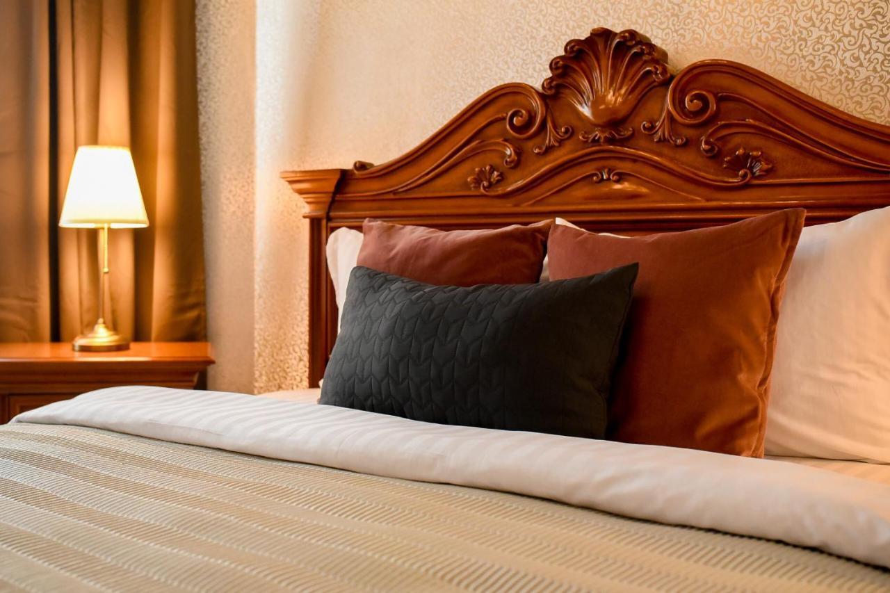 Ultracentral 2br With Balcony & Unique Design Bucharest