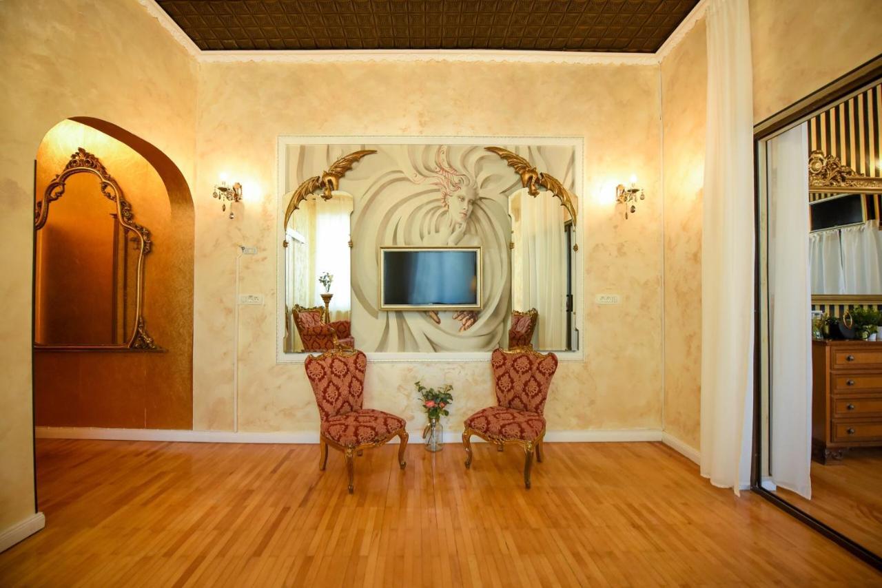 Apartment Ultracentral 2br With Balcony & Unique Design