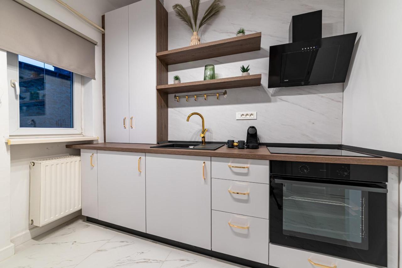 Chic Living In The Heart Of Bucharest: Piata Natiunilor Unite Apartment *