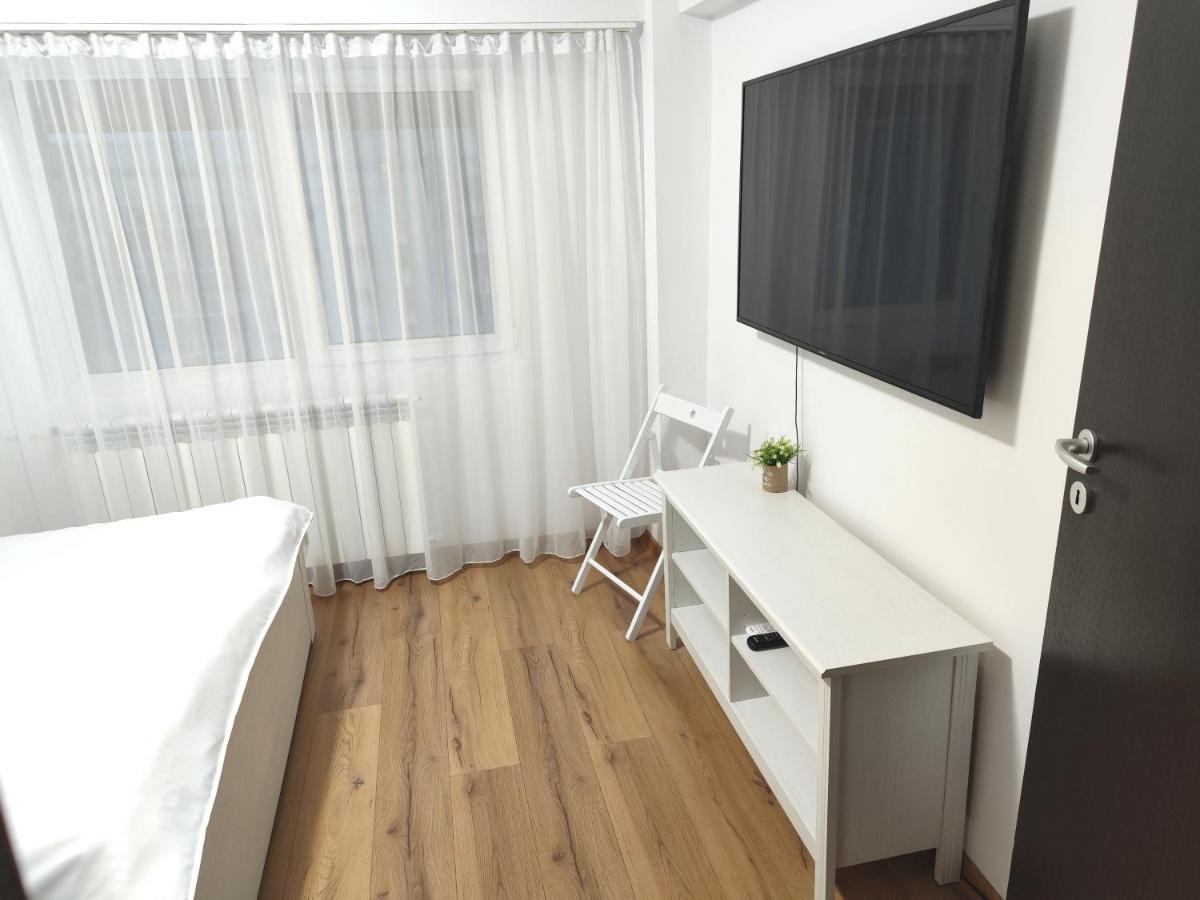 Apartment Platinum - Cu 3 Camere, 2 Dormitoare, 2 Bai, Bucatarie Complet Utilata, 2 Balcoane Bucharest