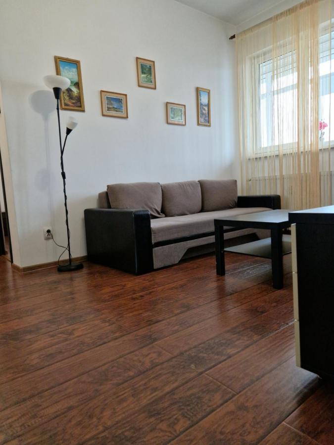 Charming With Private Terrace Bucharest