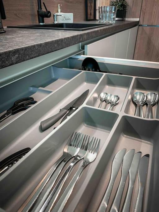 Glamorous 1br W/free Parking