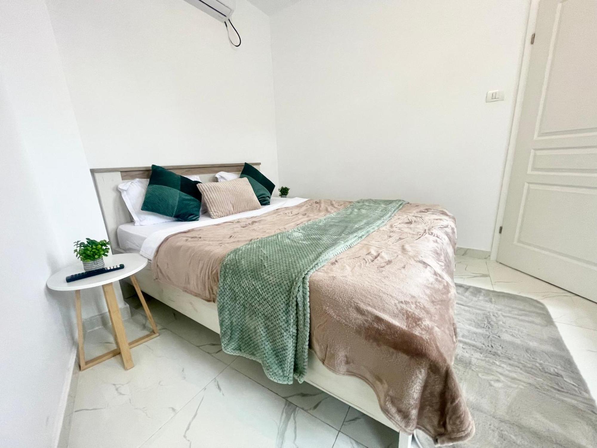 Apartament 10 *
