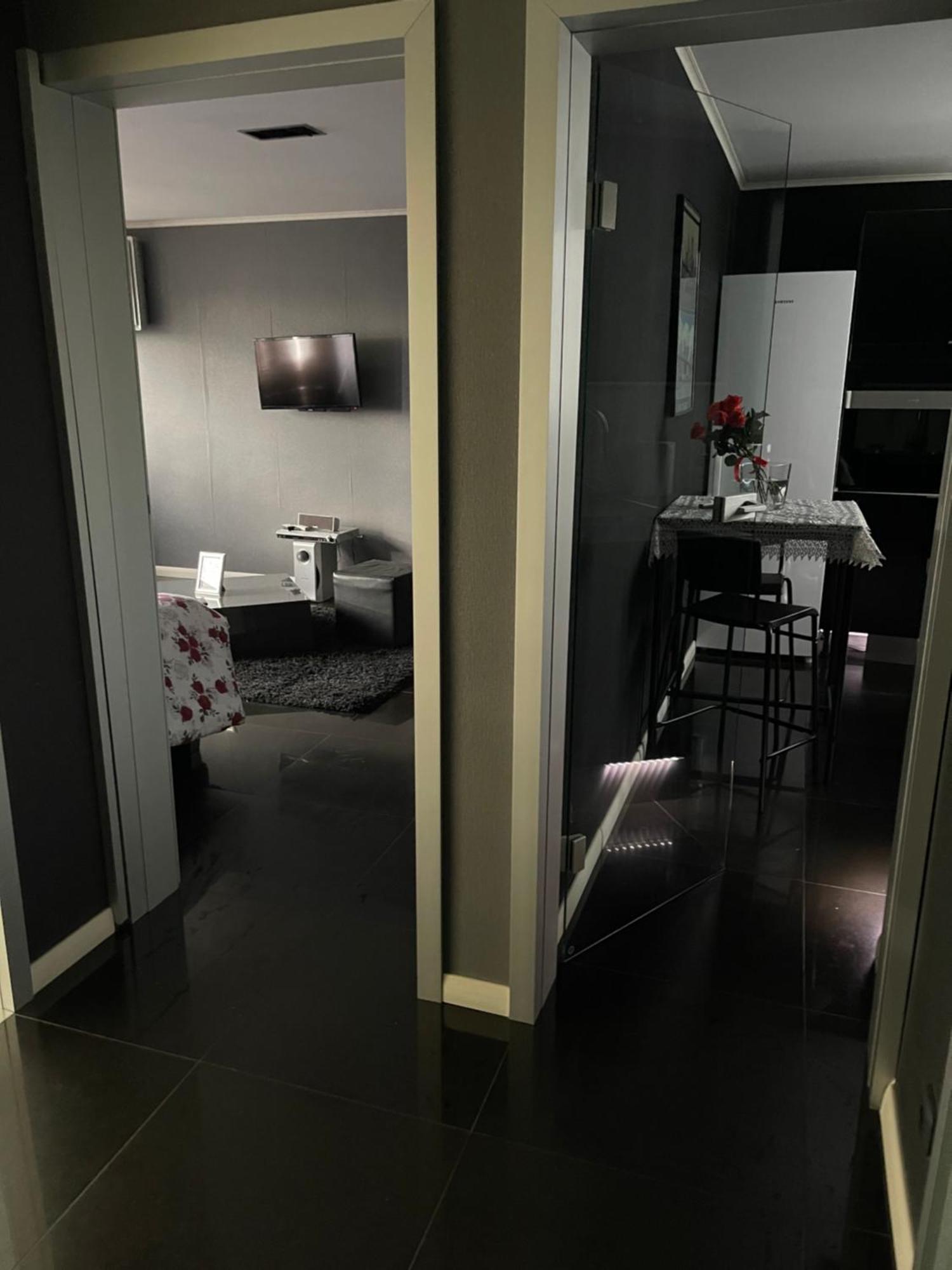 Apartment Black Nr1 Bucharest
