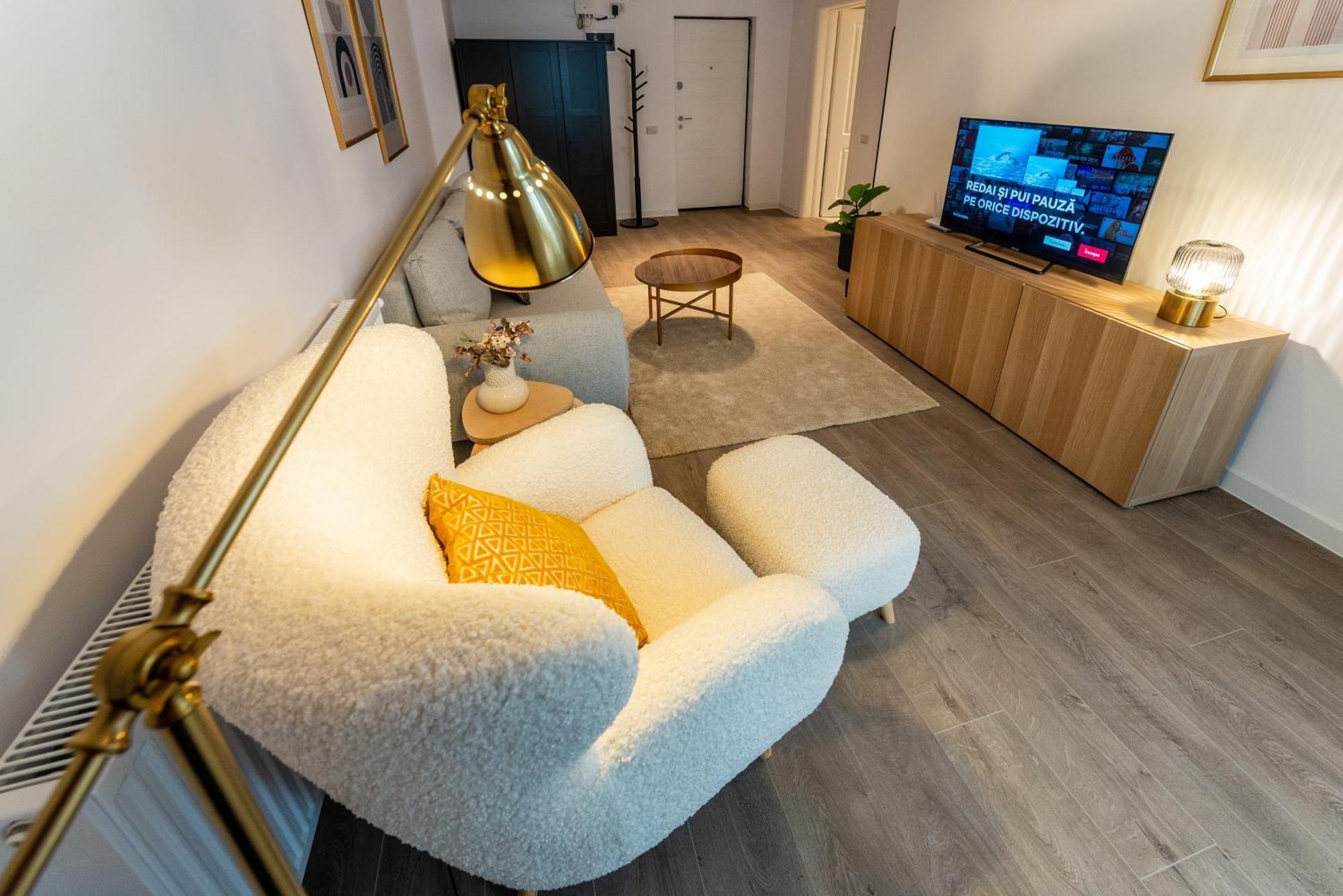 Apartment 212, B4
