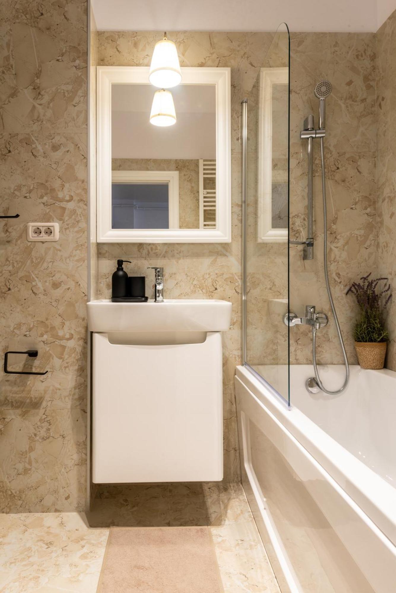 212, B4 Apartament *