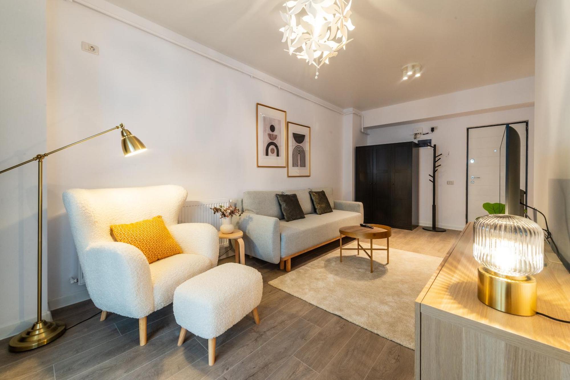 212, B4 Apartment