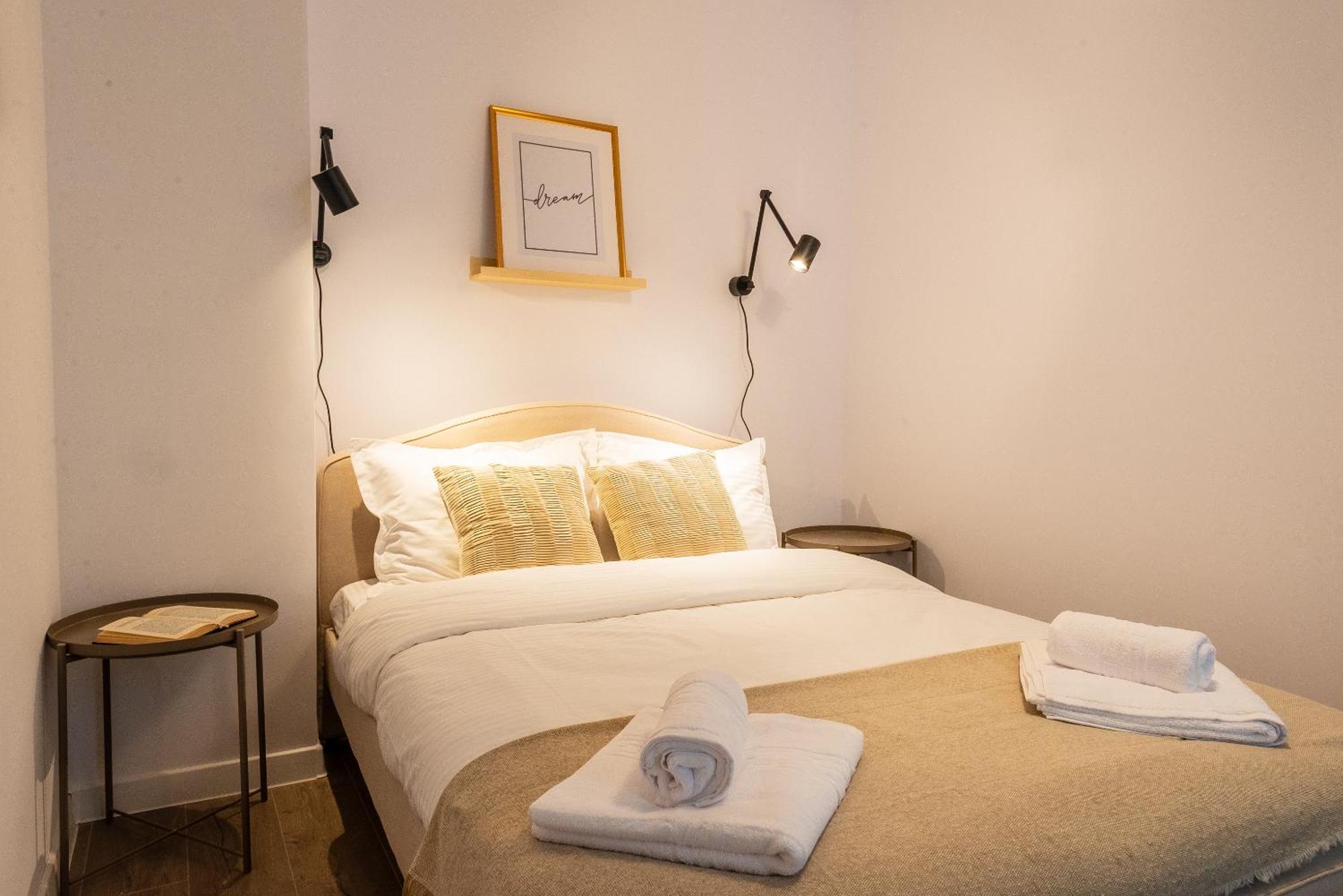 Apartment 212, B4 *